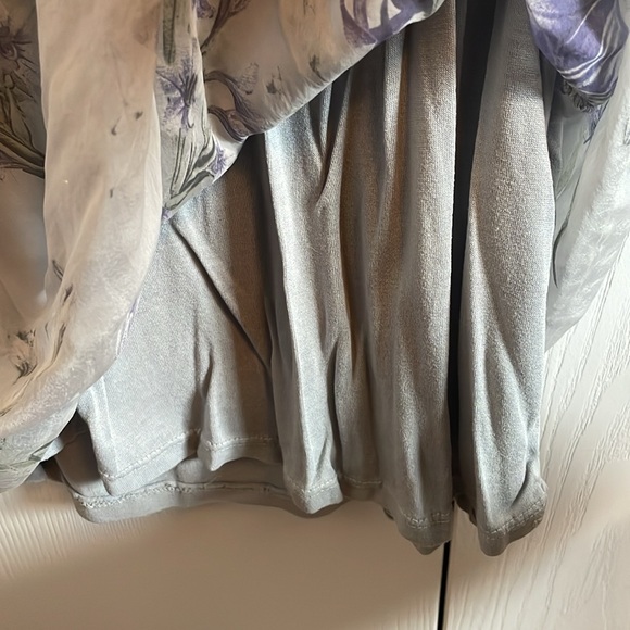 Flowy floral tank/blouse - Picture 7 of 7